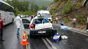 Eve dönüş yolu 2 kızı anne ve babasından ayırdı