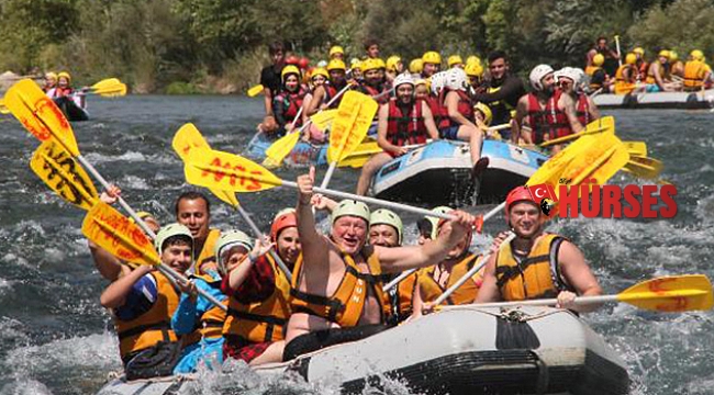 Köprülü Kanyon'da günde 5 bin kişi rafting yapıyor