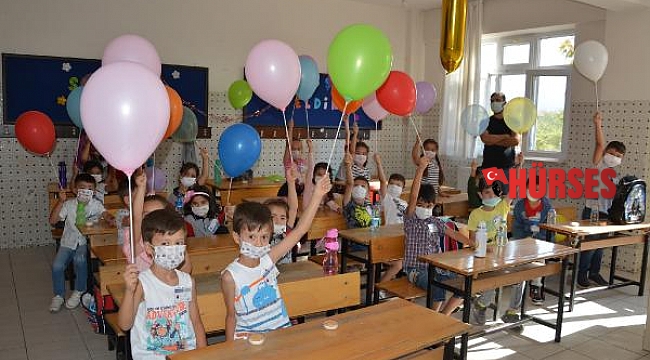 Korkuteli'de minikler okula başladı
