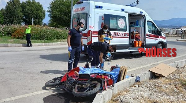 Otomobille çarpışan motosikletin sürücüsü öldü, eşi yaralı