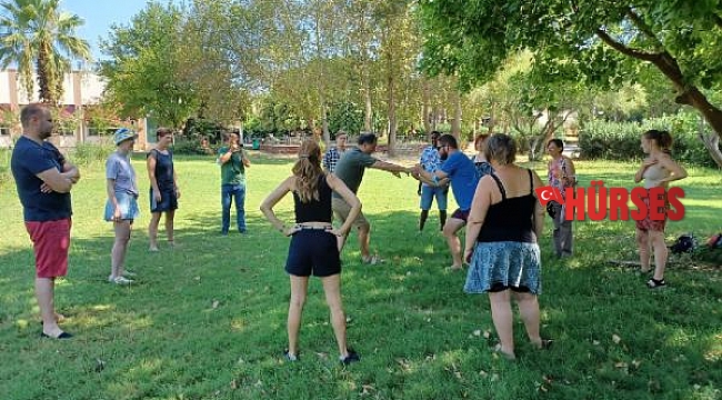 Özel gereksinimli bireyler sanata yönlendiriliyor