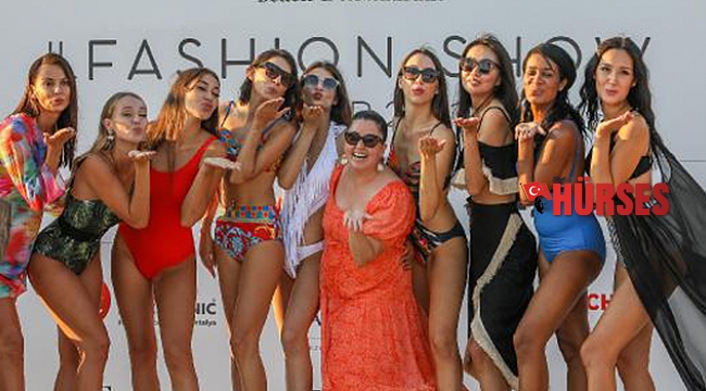 Plajda moda şov