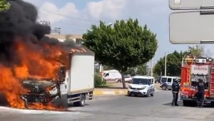 Seyir halindeki kamyon alev topuna döndü