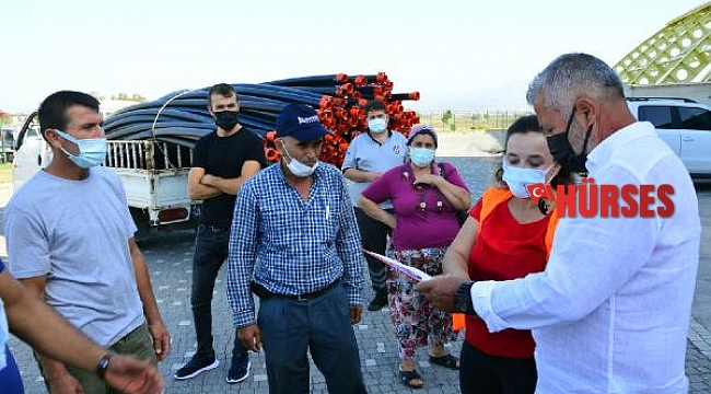 Yangınzede üreticilere sulama borusu desteği