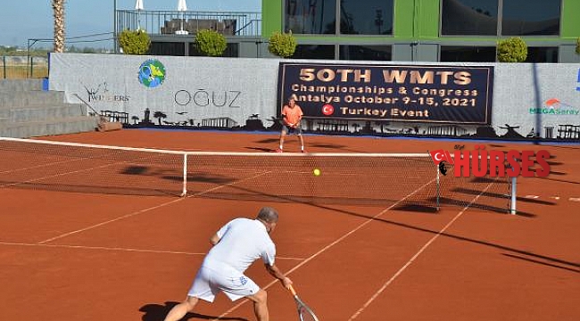 18 ülkeden 180 doktor ve diş hekimi, tenis turnuvası ve tıp kongresi için Antalya'da