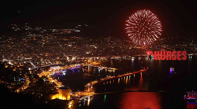 Alanya'da 29 Ekim, Demet Akalın konseri ile kutlanacak