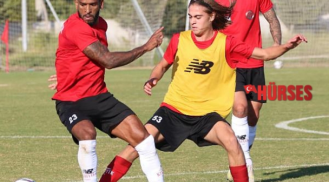 Antalyaspor'da 8 haftada 21 oyuncu süre aldı