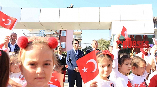 Başkan Genç, Cumhuriyet Bayramını ekolojik kreş öğrencileriyle kutladı