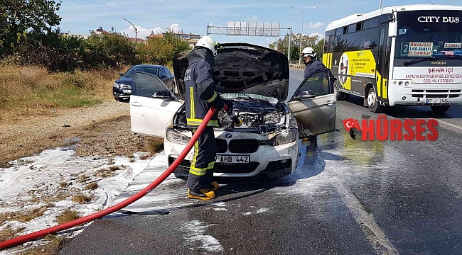 Hareket halindeki lüks otomobil cayır cayır yandı