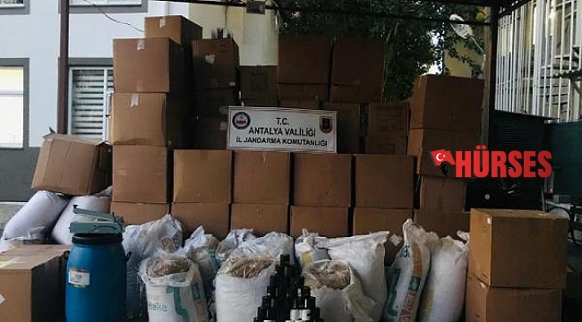 Manavgat'ta tütün imalathanesine dönüştürülen eve baskın