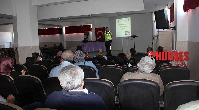 Okul servis şoförlerine ve rehber personellere trafik eğitimi