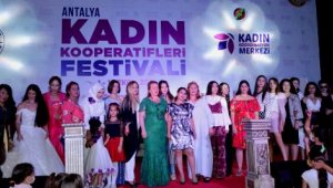 Özel bireyler, podyumda engel tanımadı