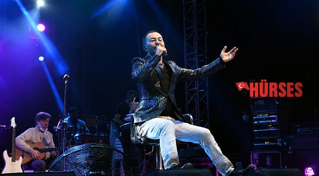 Serdar Ortaç Kemer'i coşturdu