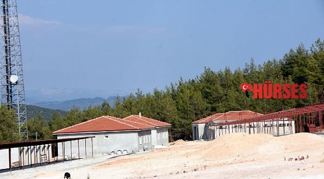 Sokaktaki dostlara Kaş'ta modern tesis