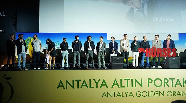 Söyleşiler ve film gösterimleri ile devam eden festivale ilgi büyük