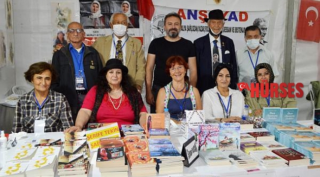 Yerel şair ve yazarlar da fuarda