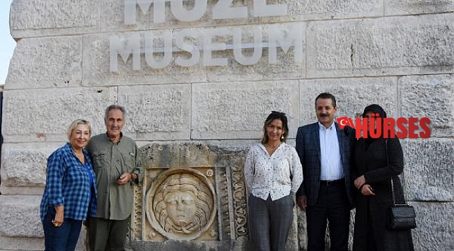Eski bakanlar Çelik ve Günay, Demre'de müze gezdi