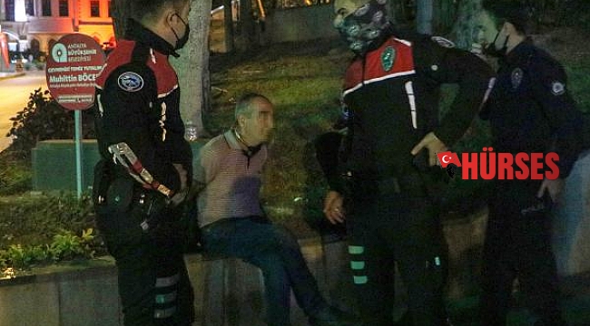 'Gel sana sarılayım' deyip kalçasından bıçakladı