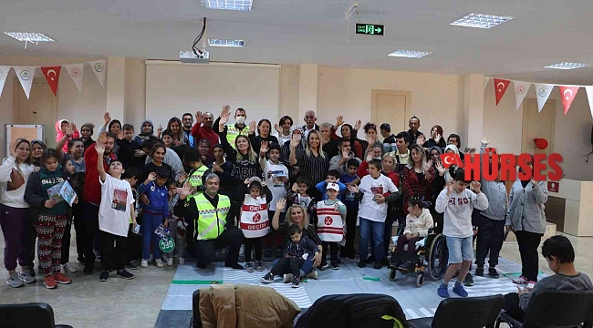 Jandarma'dan 45 otizmli çocuğa 'Trafik dedektifi' eğitimi