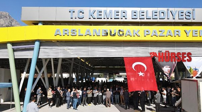 Kemer'de Arslanbucak Kapalı Pazar yeri açıldı