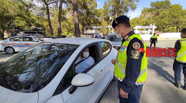 Kemer'de emniyet kemeri kontrolü