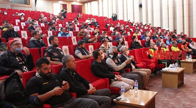 Motosiklet sürücülerine güvenli sürüş eğitimi