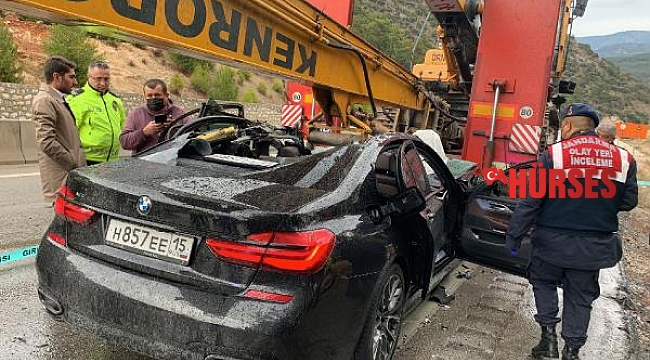 Otomobiliyle TIR'a çarpan Rus öldü