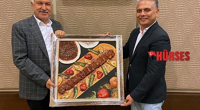Uysal'dan Adana Büyükşehir Belediye Başkanı Karalar'a anlamlı hediye