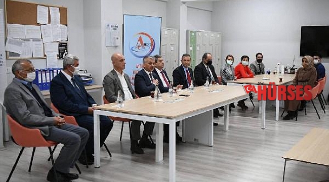 Vali Yazıcı, AHENK Projesi'ni OSB'de anlattı