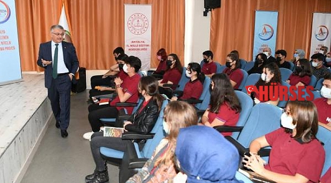 Vali Yazıcı: Tek nasihatim kitap okuyun