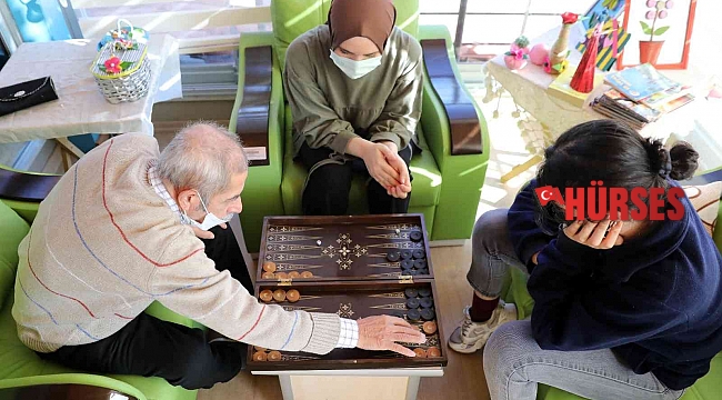 Alzaymır hastalarına üniversiteli desteği