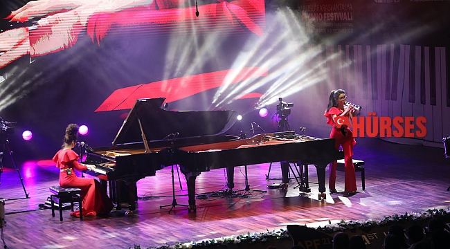 Antalya'da 'Queenz Of Piano' rüzgarı