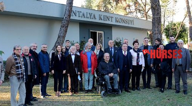 Başkan Böcek'ten Kent Konseyi'ne nezaket ziyareti