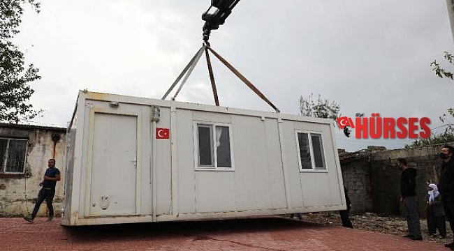 Büyükşehir'den evi yanan Fatma Teyze'ye konteyner ev