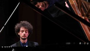 Can Çakmur, Antalya Piyano Festivali'nde sanatseverlerle buluştu