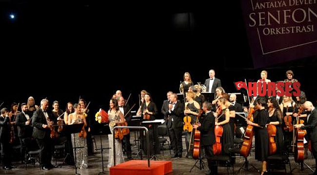 Devlet Senfoni'den İsmet İnönü'yü anma konseri