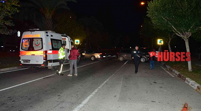 Direksiyon hakimiyetini kaybetti, park halindeki araçlara çarptı: 1 yaralı