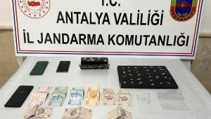 Finike'de uyuşturucu operasyonu