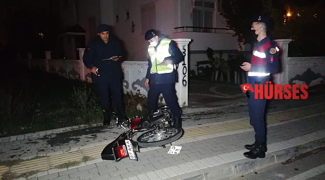 Kaldırıma çıkan motosiklet anne ve çocuklarına çarptı: 5 yaralı