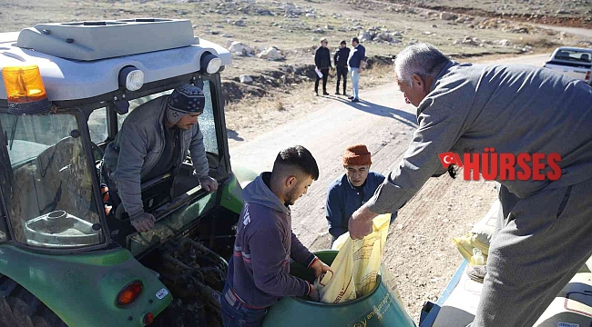 Korkuteli'nde iki mahalleye 10 ton gübre