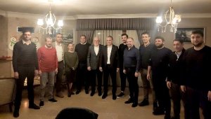 Muratpaşa Belediyespor Kulübü yöneticileri yemekte buluştu
