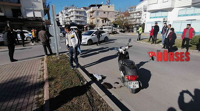 Otomobil motosikletle çarpıştı, motosiklet yolcusu yaralandı