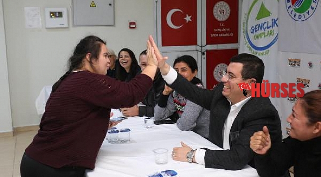 Tütüncü, özel bireylerle engelsiz kampta buluştu