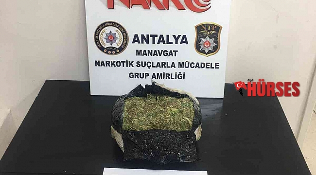 Yolcu otobüsündeki valizden 1 kilo 25 gram esrar çıktı