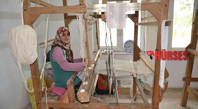 40 yıldır unutulan sanatı, 150 yıllık tezgahta canlandırdı