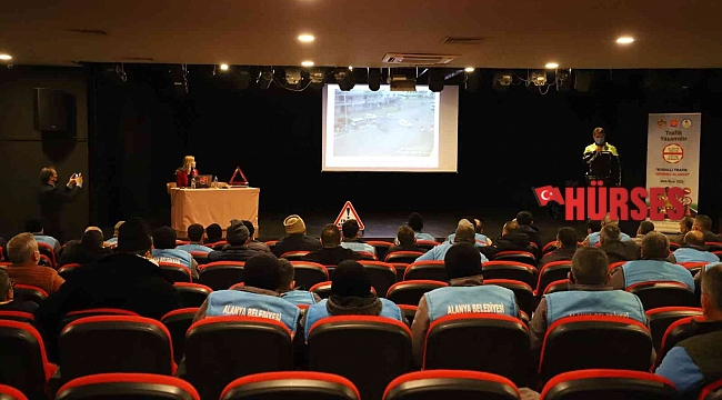 Alanya Belediyesi şoförlerine trafik eğitimi verildi