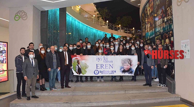 Antalya'da sağlık çalışanları 'Kesişme: İyi Ki Varsın Eren' filmini izledi