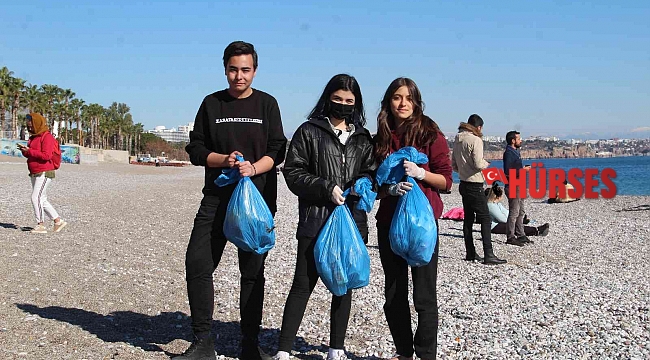 Dünyaca ünlü sahile 750 kilometre uzaklıktan öğrenci eli