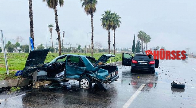Hurdaya dönen araçtan yaralı kurtuldu