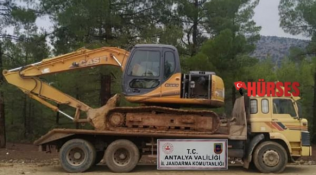 İş makinesiyle kaçak kazıya suçüstü